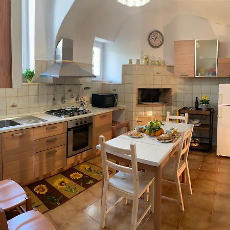 Вилла Mena Holiday House Сант'Анджелло Экстерьер фото