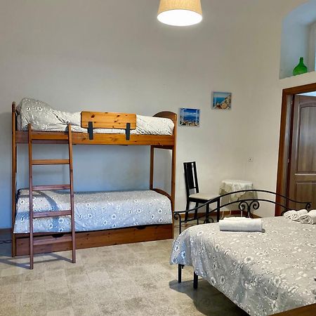 Вилла Mena Holiday House Сант'Анджелло Экстерьер фото