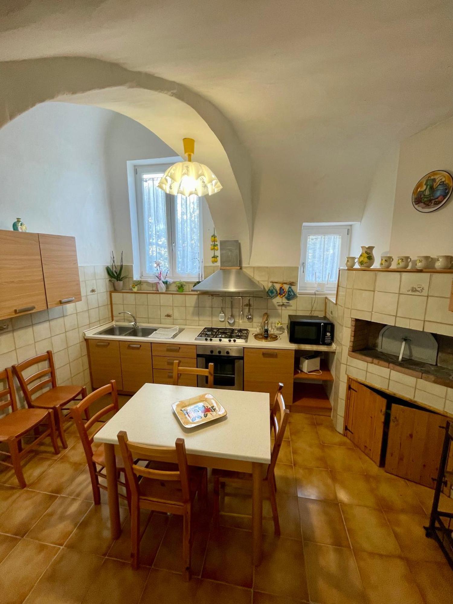Вилла Mena Holiday House Сант'Анджелло Экстерьер фото