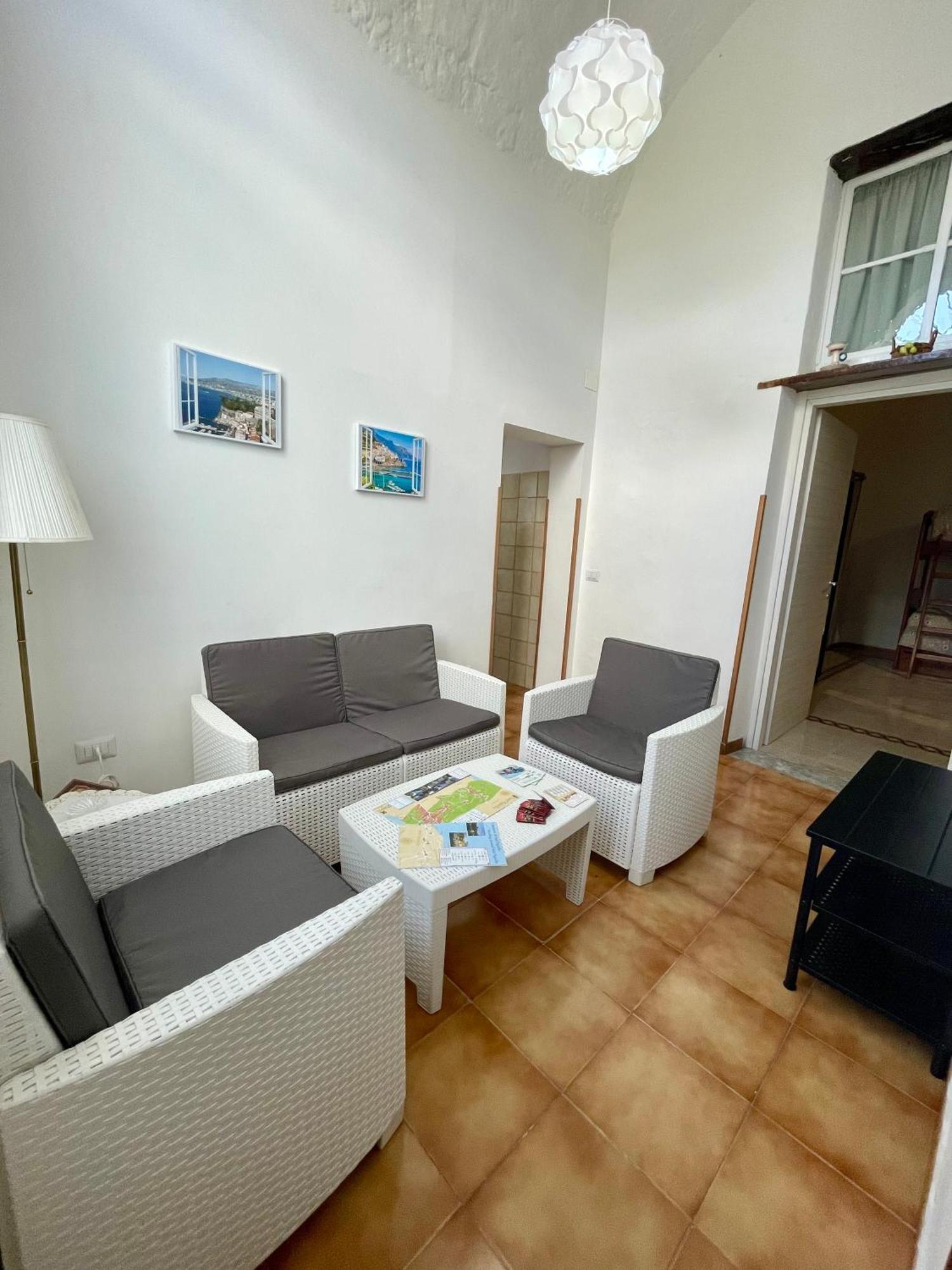 Вилла Mena Holiday House Сант'Анджелло Экстерьер фото
